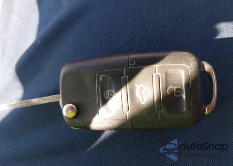 2009 Volkswagen New Beetle 2.5L из США, поврежденный, VIN 3VWRW31CX9M512842